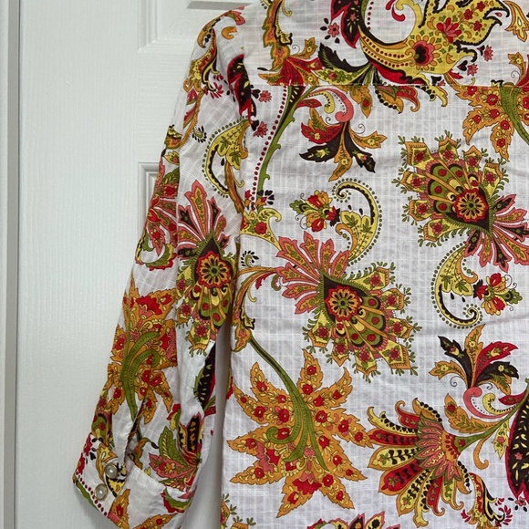 Karen Scott Petites Floral Button Up Shirt Bundle (includes 3 shirts) ✨ - Picture 12 of 16